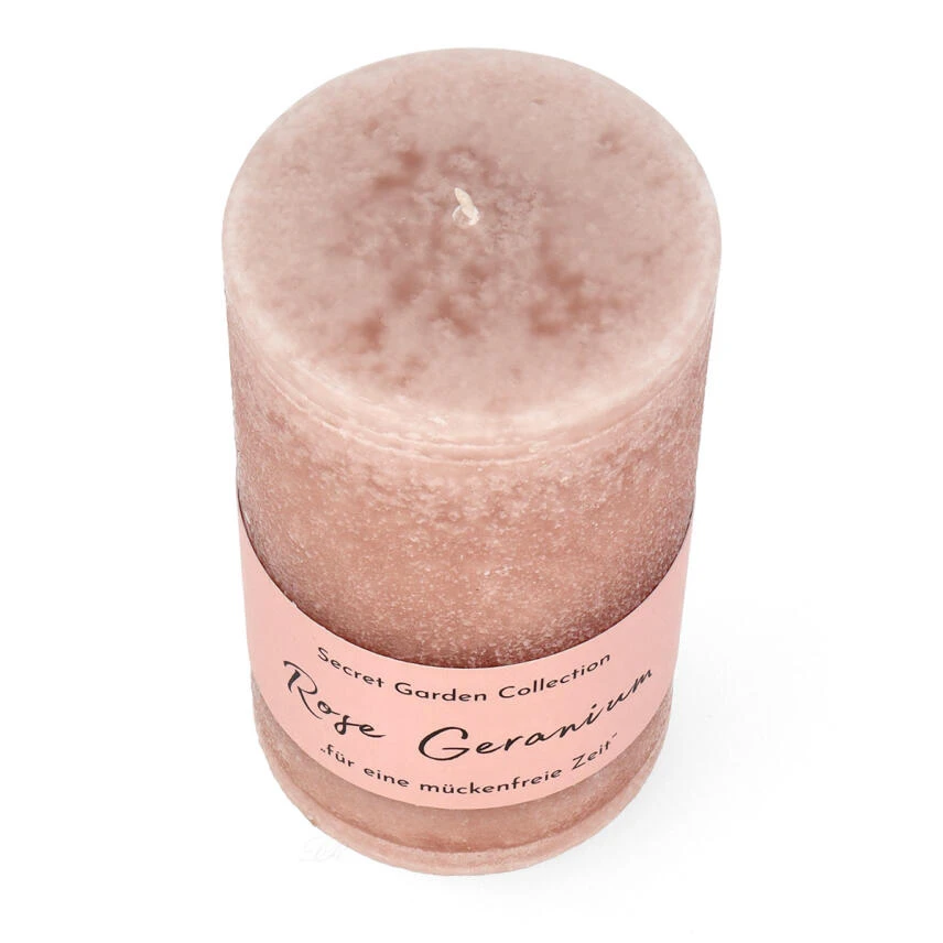 Schulthess Secret Garden Rose Geranium Anti Mücken Duftkerze 450 G 2 Schulthess Secret Garden Rose Geranium Anti Mücken Duftkerze 450 G – Bild 2