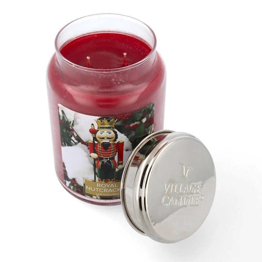 Village Candle® Royal Nutcracker Duftkerze Großes Glas 602 G 2 Village Candle® Royal Nutcracker Duftkerze Großes Glas 602 G – Bild 2
